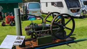 Invincible engine - Bicton Park Botanical Gardens – Fathers Day Steam and Vintage Weekend